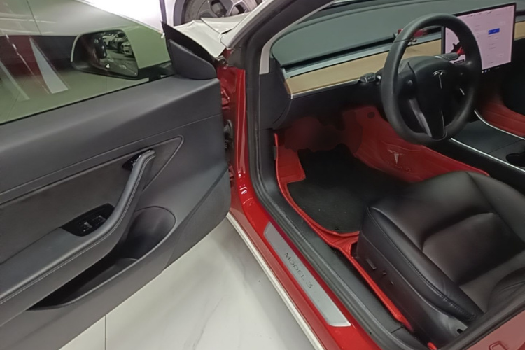 Tesla Model 3 2020 صورة سيارة #16