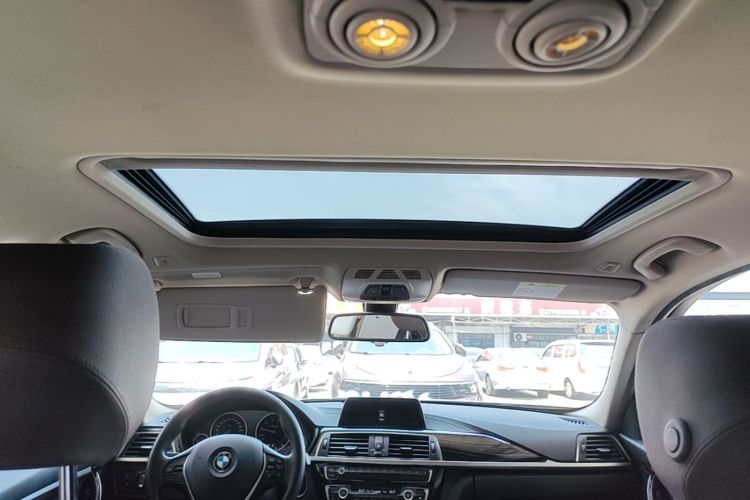 BMW 3 Series 2018 #18 BMW 3 Series 2018 car image #18