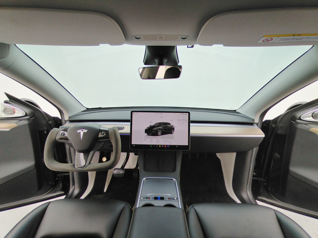 Tesla Model Y 2023 #3 Tesla Model Y 2023 car image #3