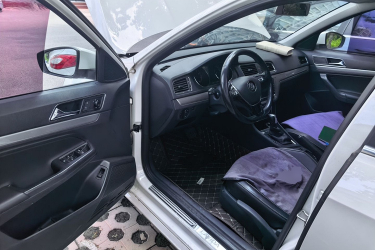 Volkswagen Lavida 2018 car image #9