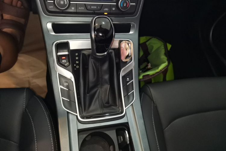 GEELY Emgrand 2020 #14 GEELY Emgrand 2020 car image #14