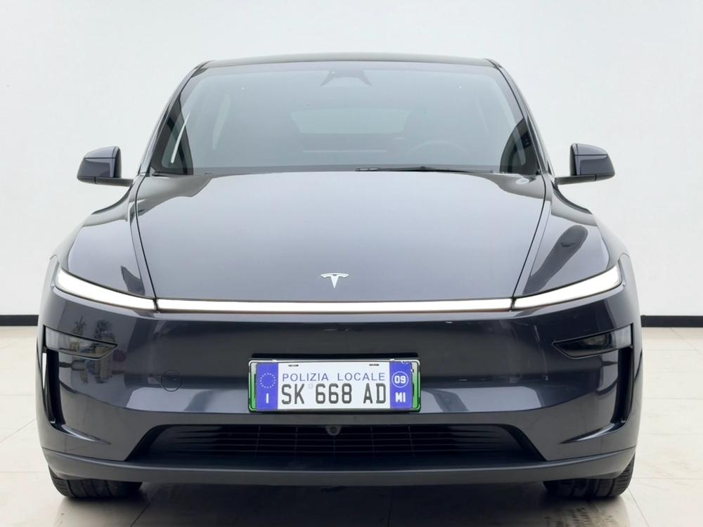 Tesla Model Y 2025 #2 Tesla Model Y 2025 car image #2
