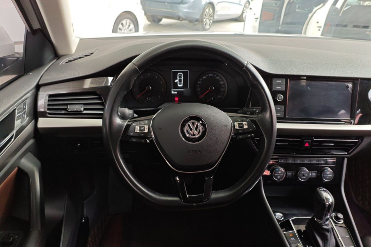 Volkswagen Lavida 2019 car image #11