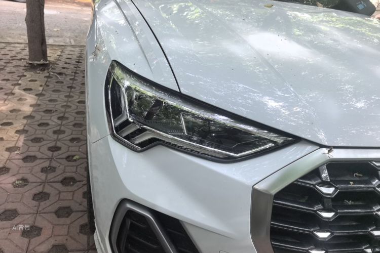 Audi Q3 2019 car image #8