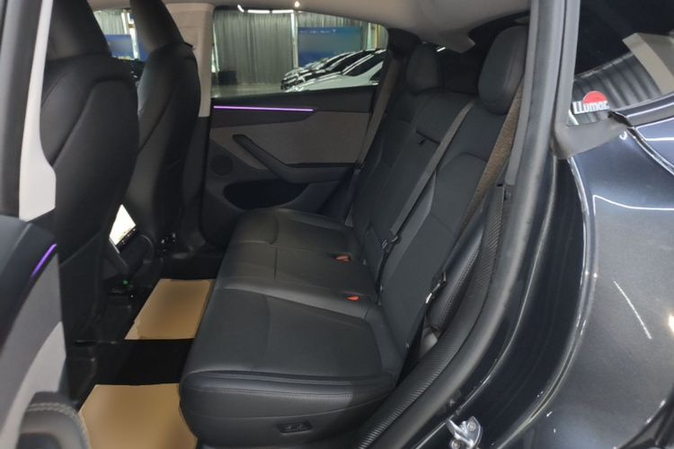 Tesla Model Y 2025 #17 Tesla Model Y 2025 car image #17