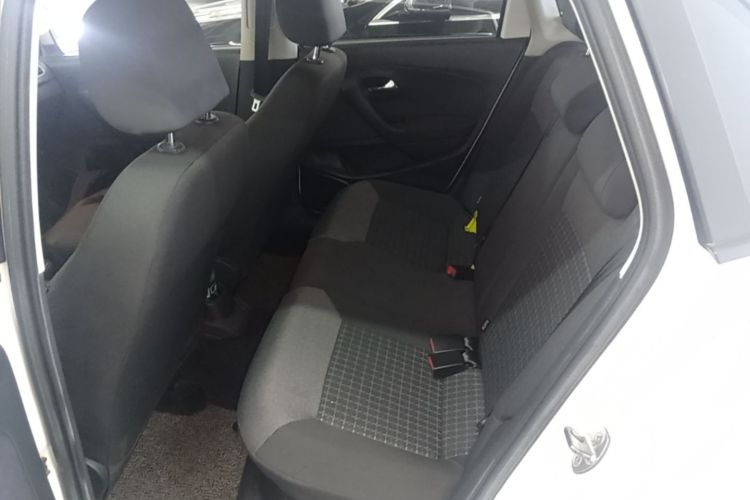 Volkswagen Polo 2019 car image #17