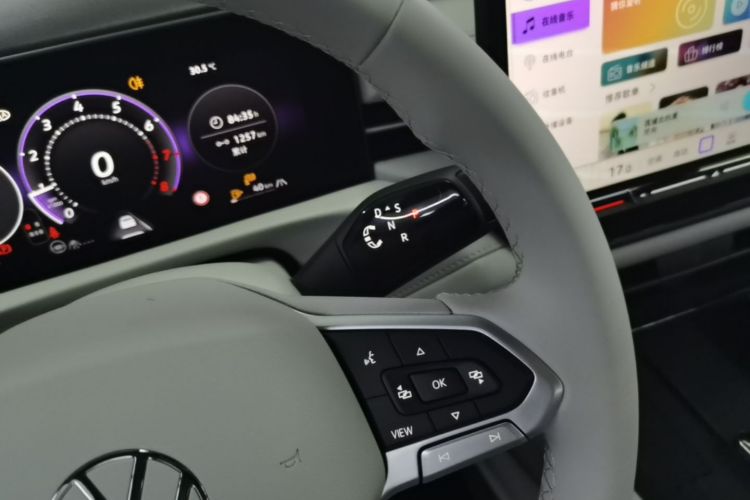 2025 car image #14