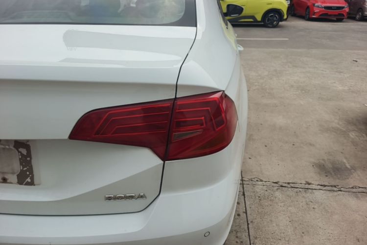 Volkswagen Bora 2016 car image #8
