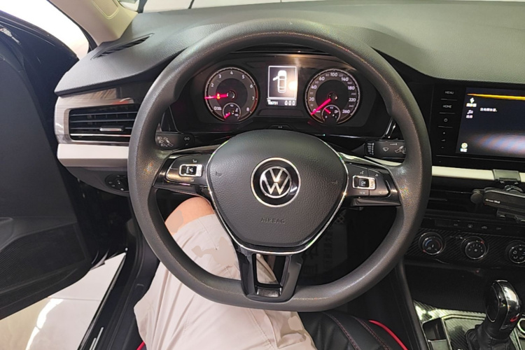 Volkswagen Lavida 2020 car image #11