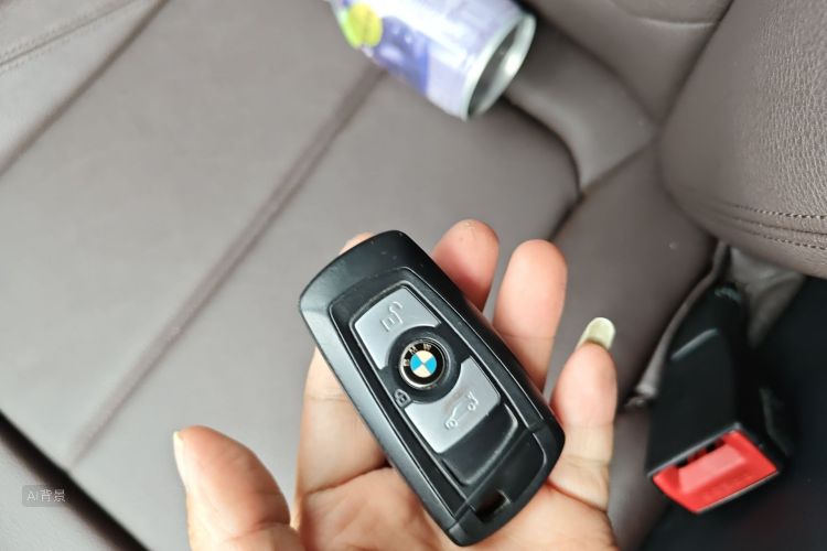 BMW 3 Series 2018 #10 BMW 3 Series 2018 car image #10