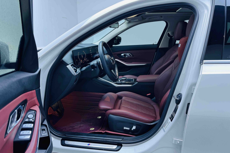 BMW 3 Series 2023 car image #16