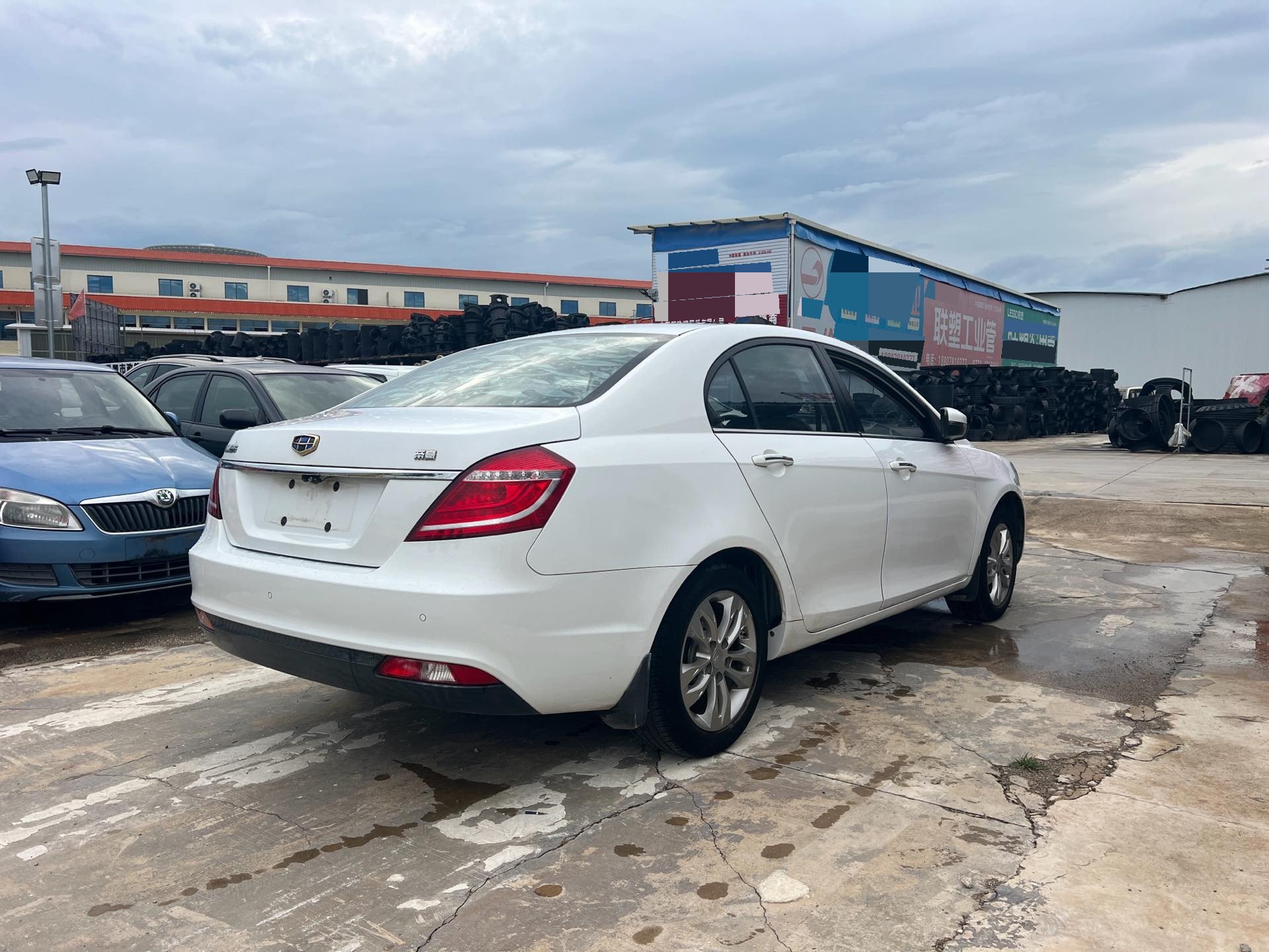 GEELY Emgrand 2016 car image #7