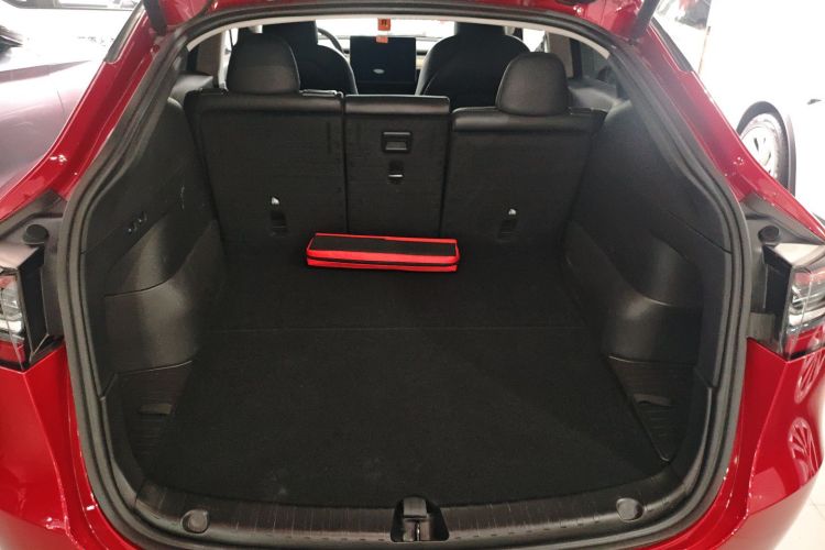 Tesla Model Y 2023 #19 Tesla Model Y 2023 car image #19