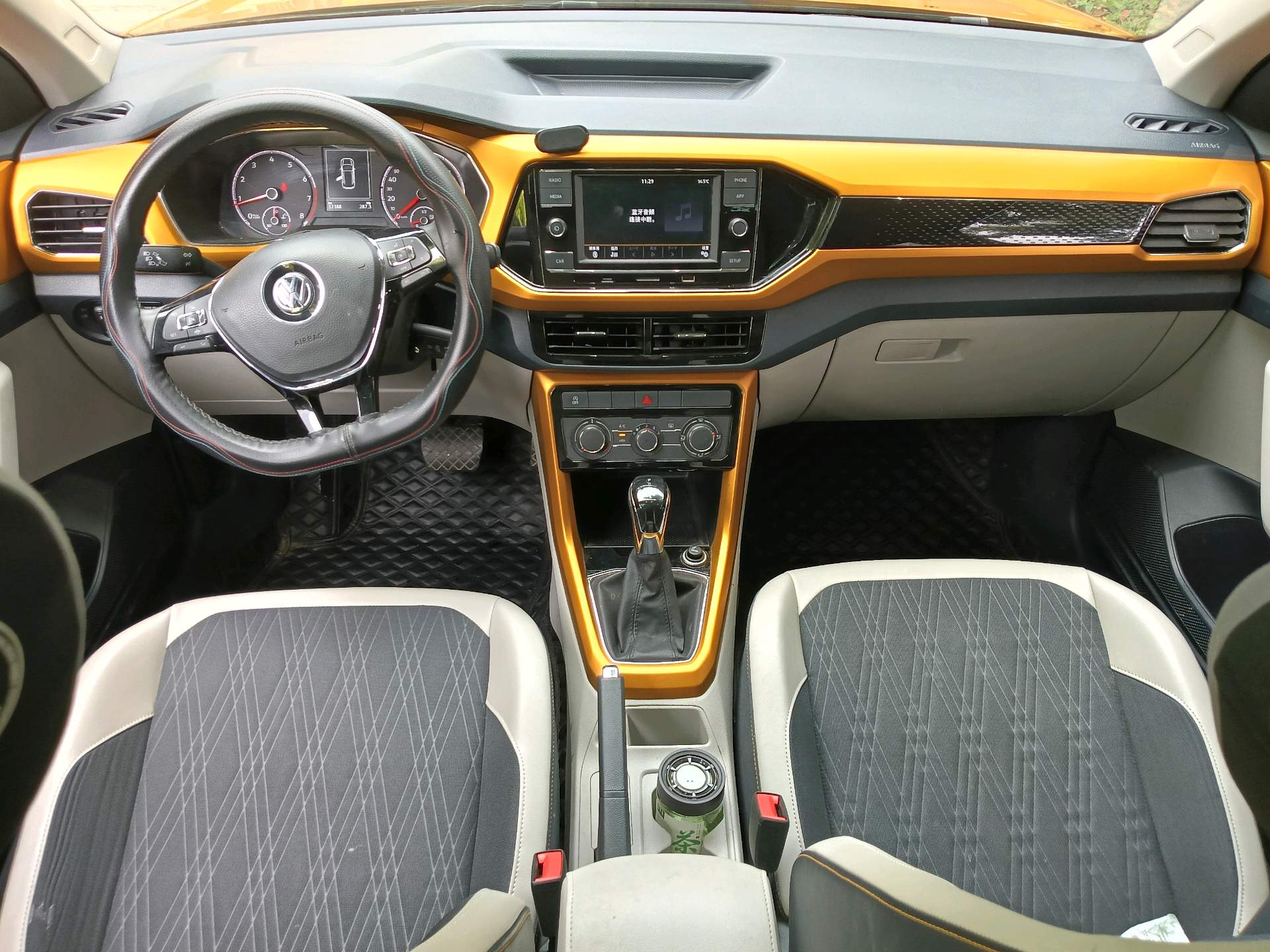 Volkswagen T-Cross 2019 immagine di auto #5