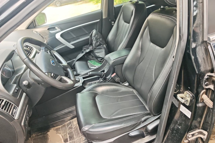 GEELY Emgrand 2016 car image #15