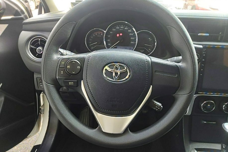 Toyota Corolla 2018 car image #11