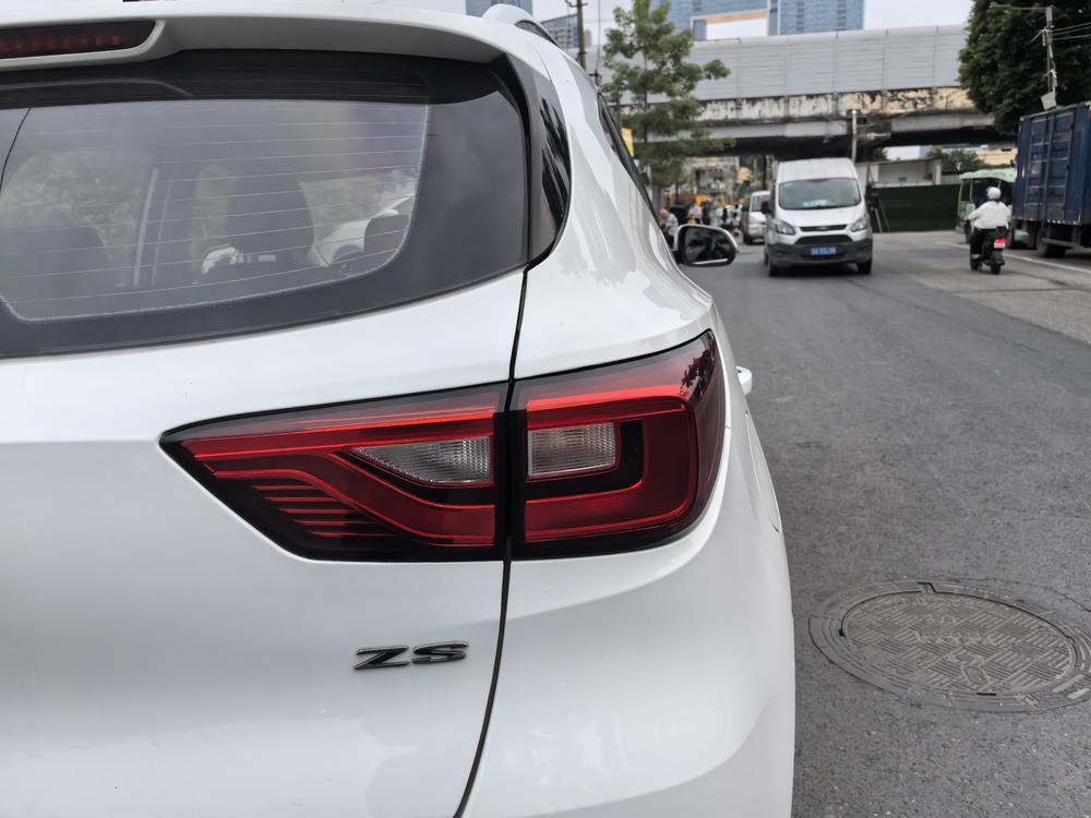 MG ZS 2018 car image #10