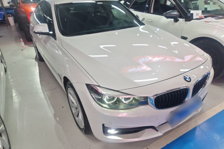 BMW 3 Series GT 2019 immagine di auto #4