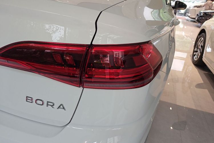 Volkswagen Bora 2026 car image #8