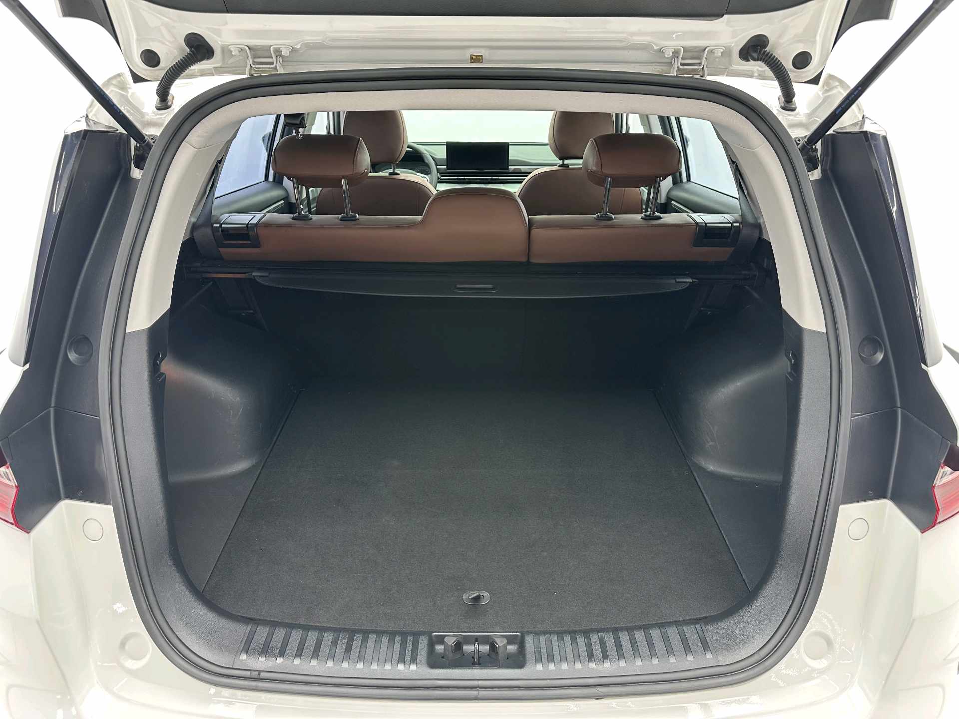 GEELY Vision X6 2023 car image #17