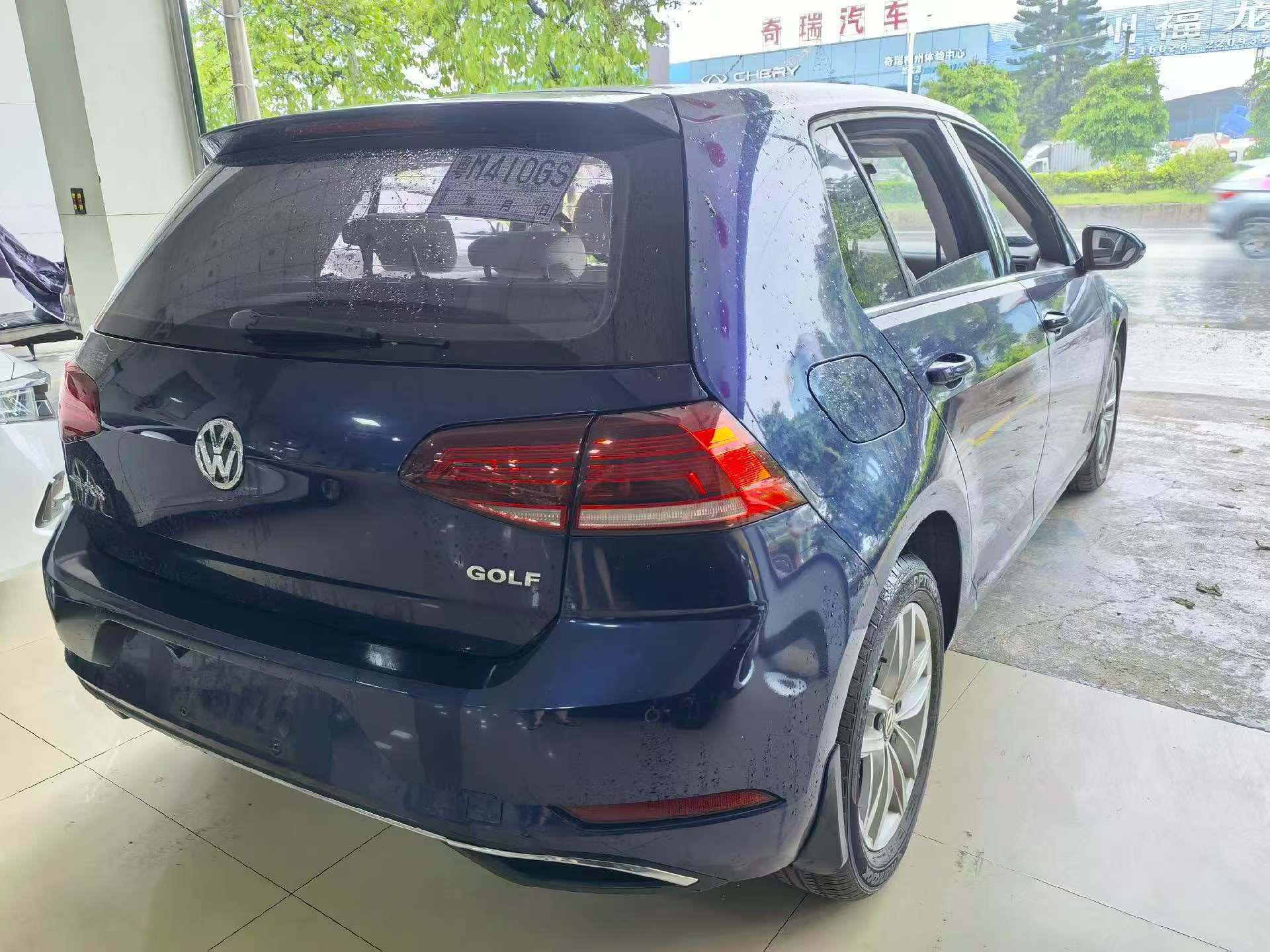 Volkswagen Golf 2018 car image #9