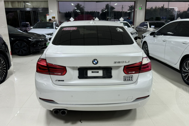 BMW 3 Series 2019 #12 BMW 3 Series 2019 car image #12