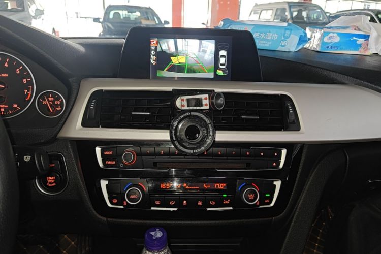 BMW 3 Series 2015 car image #17