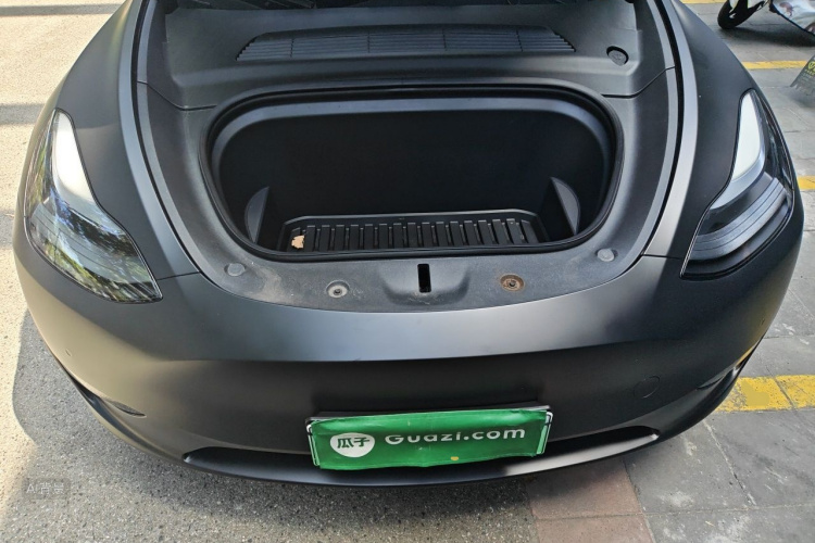 Tesla Model Y 2023 car image #22