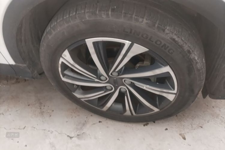 GEELY Coolray 2019 car image #9