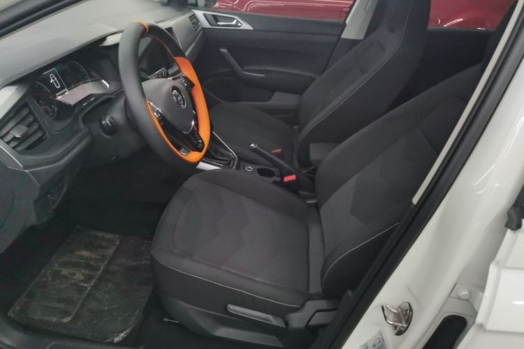 Volkswagen Polo 2019 car image #19
