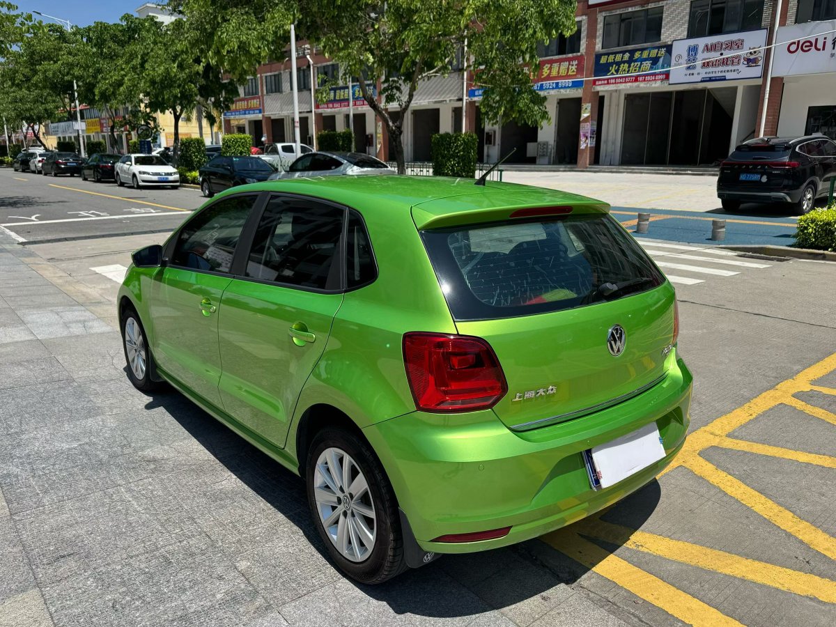 Volkswagen Polo 2015 car image #7
