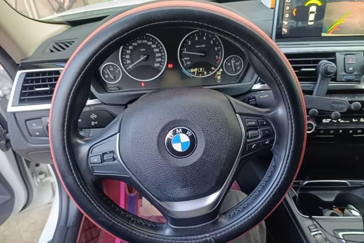 BMW 3 Series 2018 car image #11