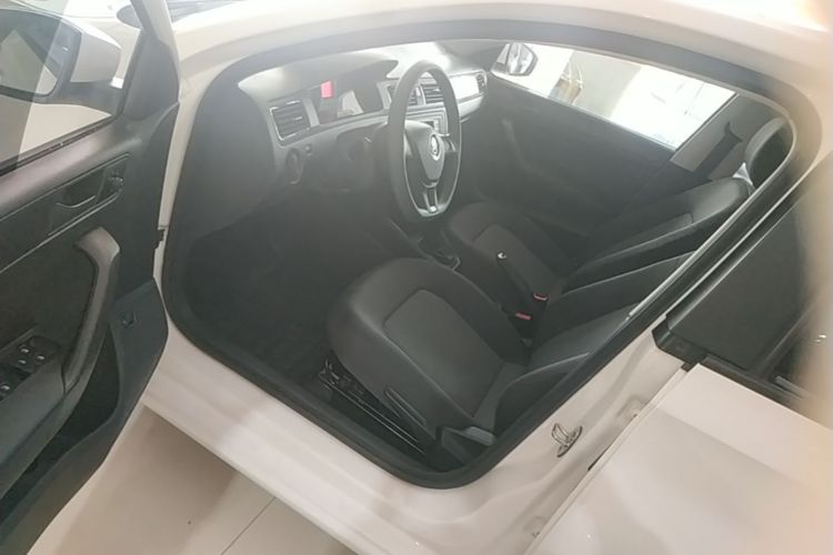 Volkswagen Santana 2017 car image #16