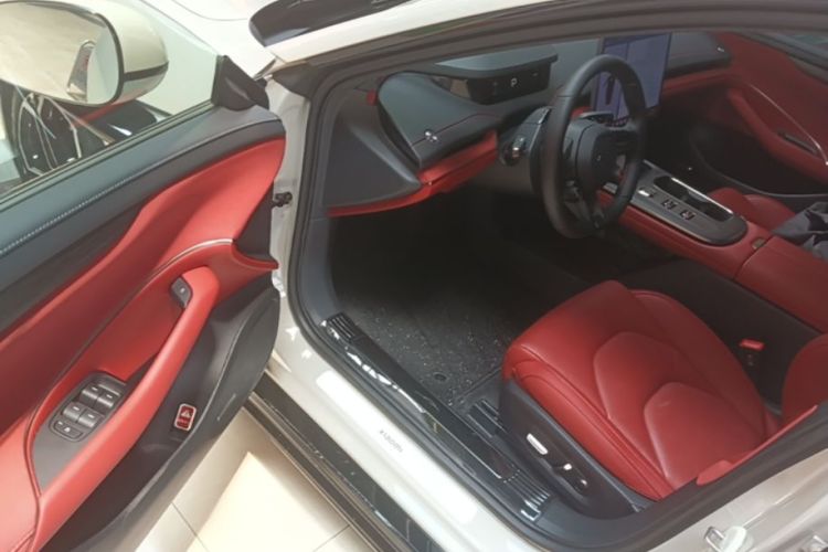 MI SU7 2025 car image #12