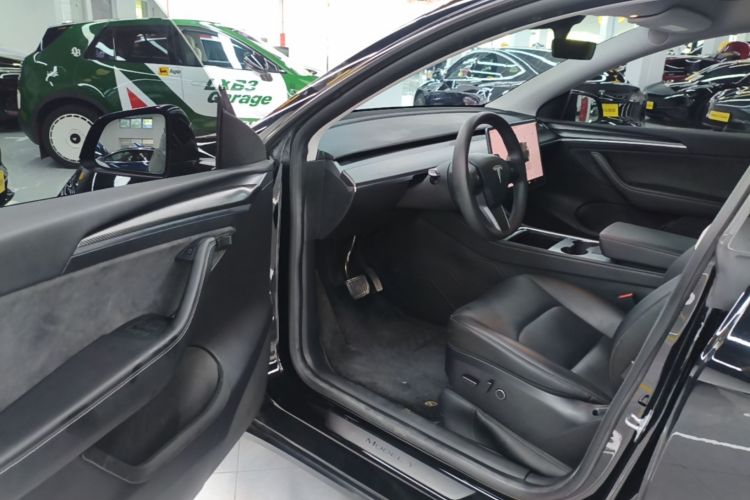 Tesla Model Y 2023 #16 Tesla Model Y 2023 car image #16