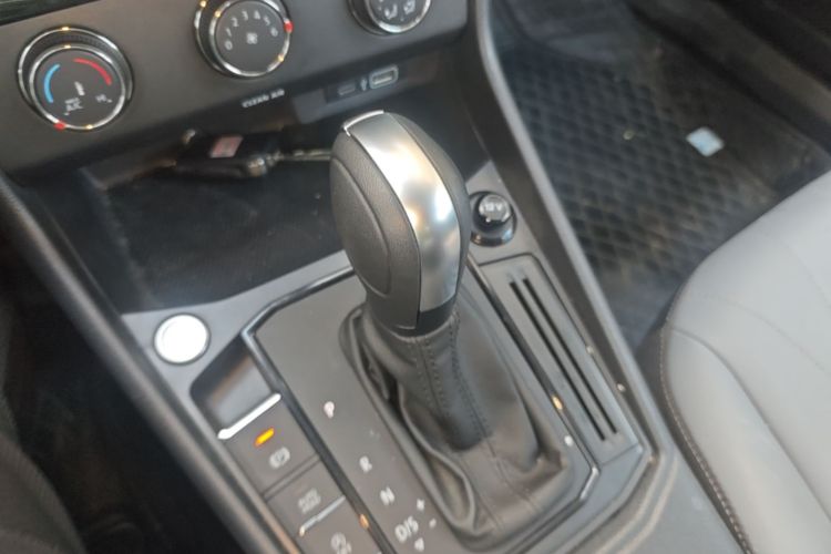 Volkswagen Lavida 2026 car image #14