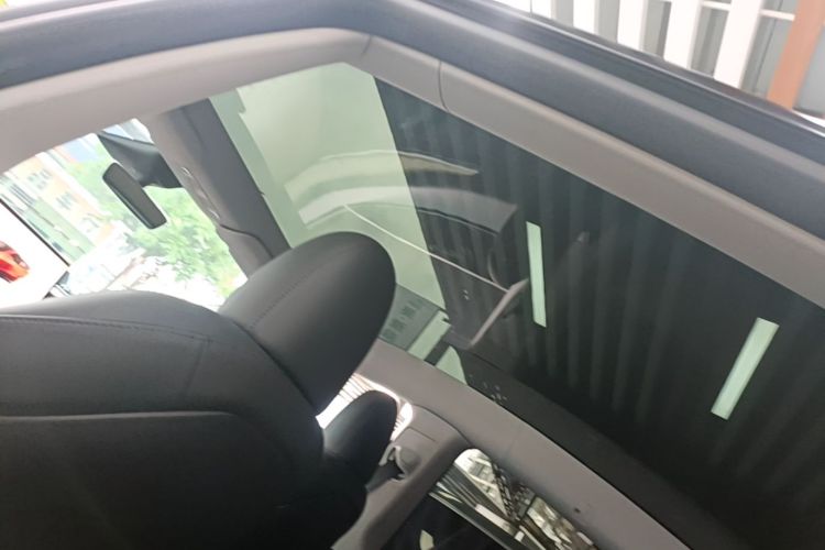 Tesla Model Y 2023 #18 Tesla Model Y 2023 car image #18