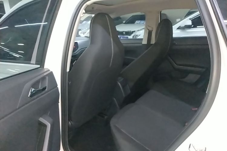 Volkswagen Polo 2020 car image #17
