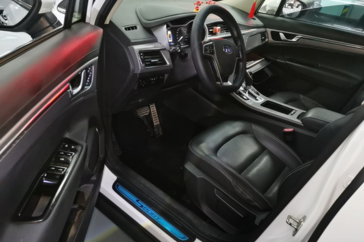 GEELY Emgrand GS 2018 #15 GEELY Emgrand GS 2018 изображение автомобиля #15