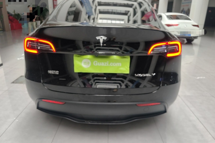 Tesla Model Y 2023 #6 Tesla Model Y 2023 car image #6
