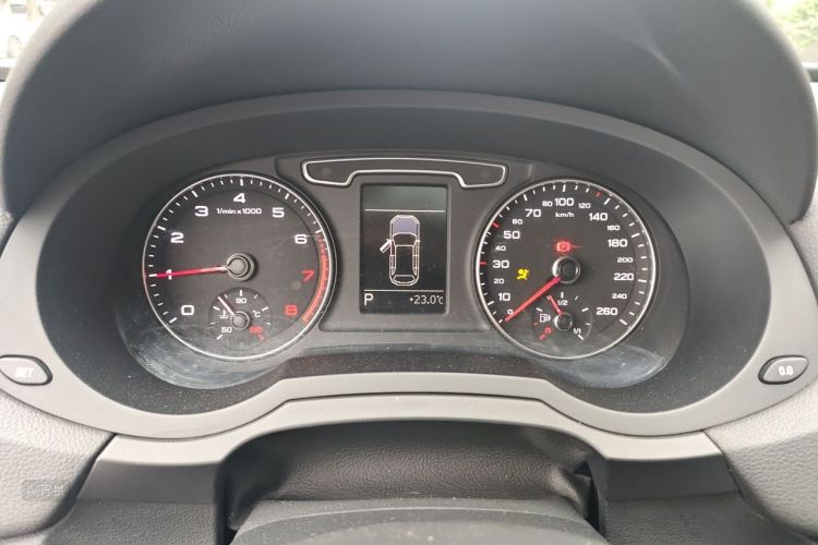 Audi Q3 2015 صورة سيارة #13