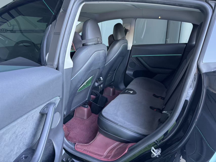 Tesla Model Y 2023 car image #6