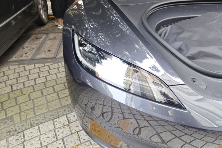 Tesla Model 3 2024 car image #8