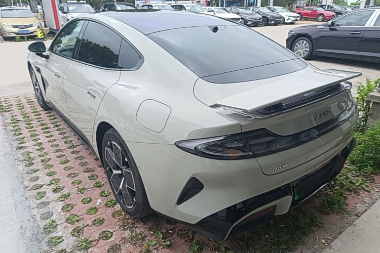 MI SU7 2024 car image #7