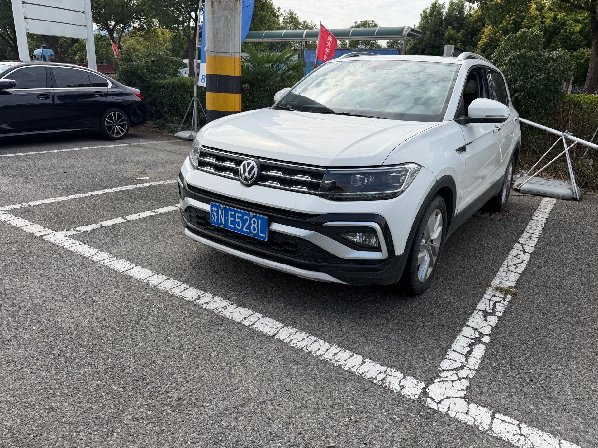 Volkswagen T-Cross 2019 car image 