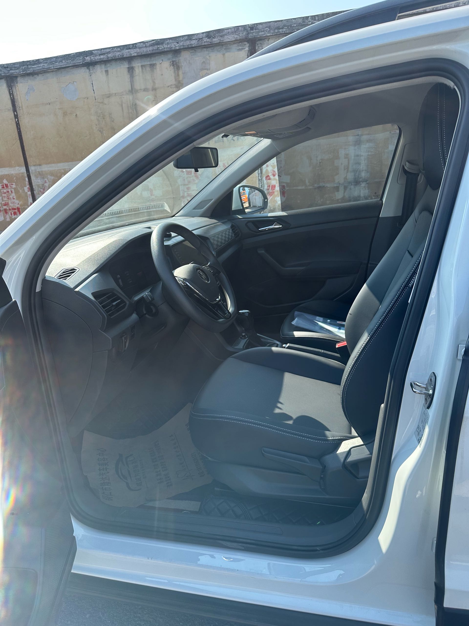 Volkswagen T-Cross 2023 car image #5