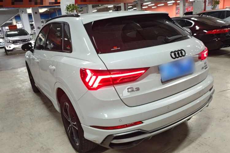 Audi Q3 2021 immagine di auto #5