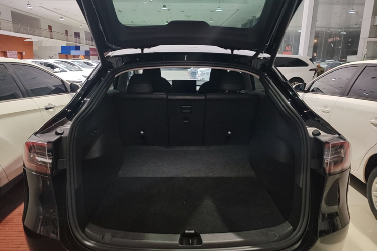 Tesla Model Y 2024 #21 Tesla Model Y 2024 car image #21