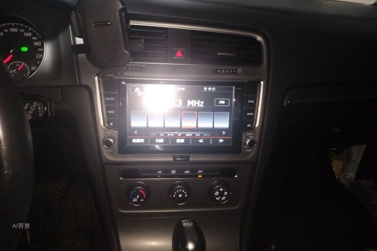 Volkswagen Golf 2014 car image #15