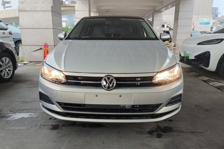 Volkswagen Polo 2020 car image #3